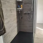 Meina, 2 Camere, 2 Bagni, Giardinetto מאינה