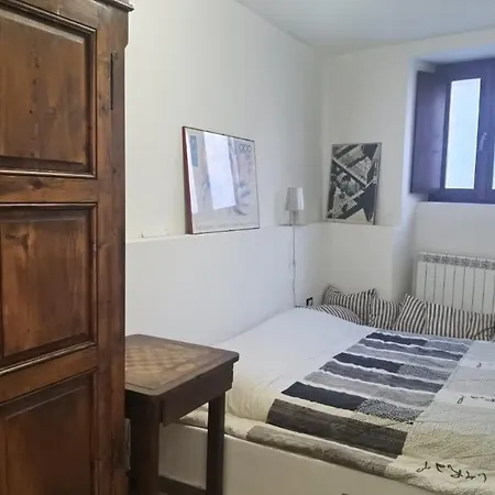 Meina, 2 Camere, 2 Bagni, Giardinetto דירה